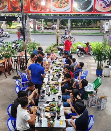 ĂN HẢI SẢN VŨNG TÀU GIÁ RẺ DỊP LỄ 30/4 – 1/5, ĐỪNG BỎ LỠ LẨU CÁ ĐUỐI CHÚ BÌNH