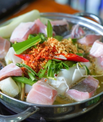 Trải Nghiệm Lẩu Cá Đuối Ngon Rẻ Tại Lẩu cá đuối Chú Bình – Vũng Tàu