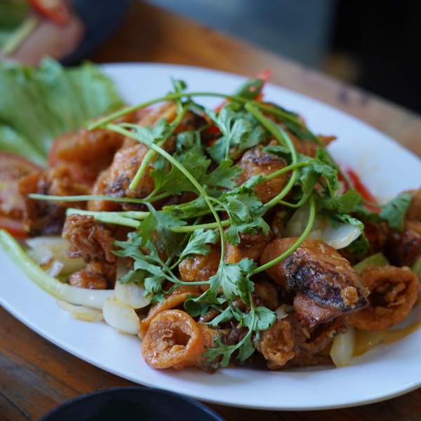 MỰC ỐNG CHIÊN NƯỚC MẮM
